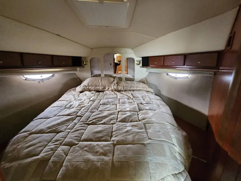 Slide: The Image of Rinker Fiesta Vee 410 2006 - 50