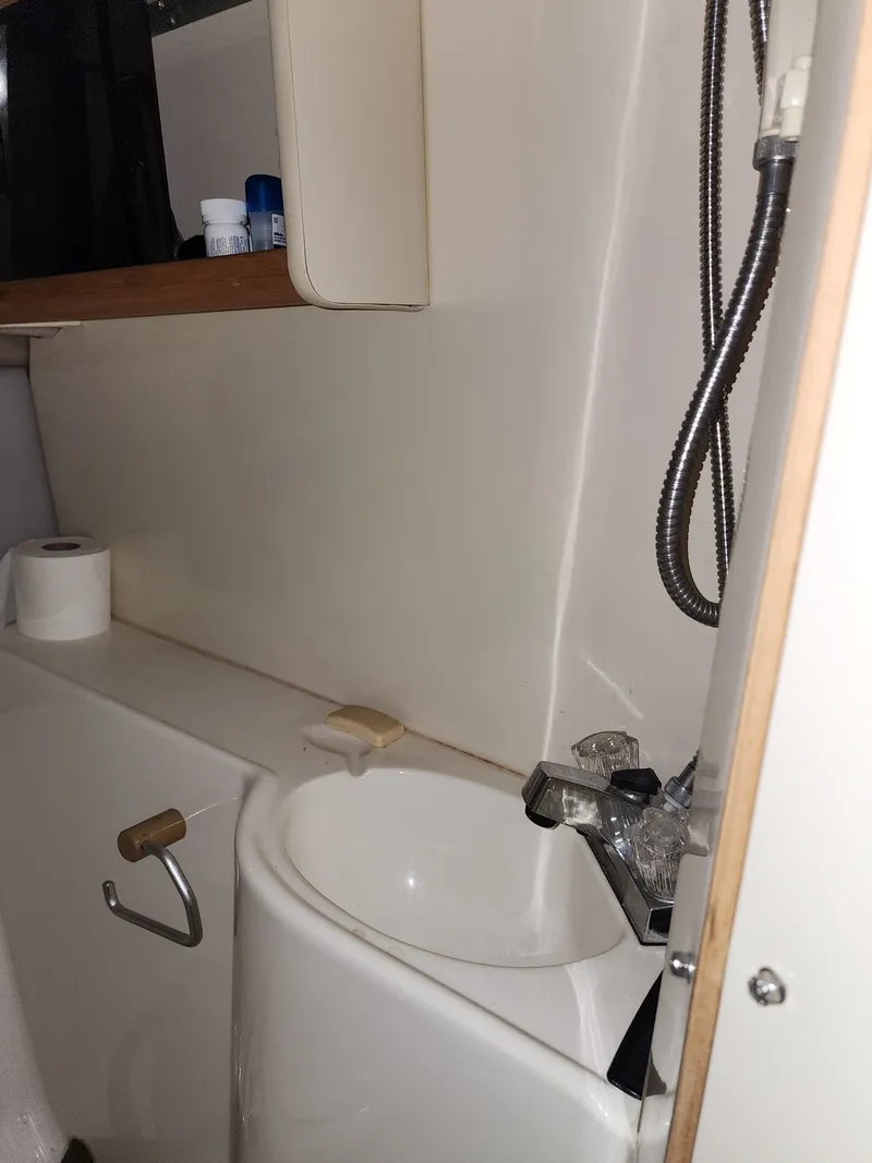 Slide: The Image of Bayliner 2455 Cierra SB 1989 - 27