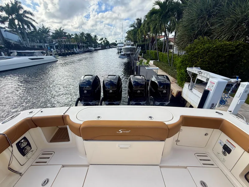 Slide: The Image of Scout 420 LXF 2021 - 11