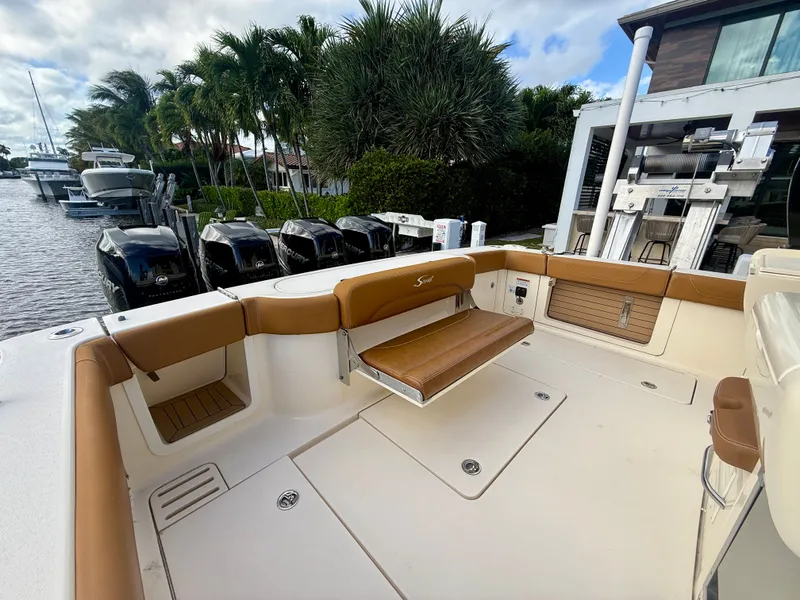 Slide: The Image of Scout 420 LXF 2021 - 12