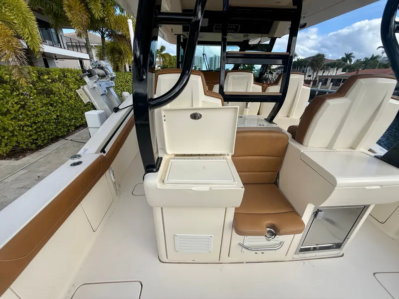 Slide: The Image of Scout 420 LXF 2021 - 13