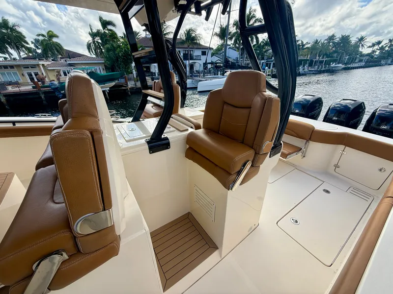 Slide: The Image of Scout 420 LXF 2021 - 4