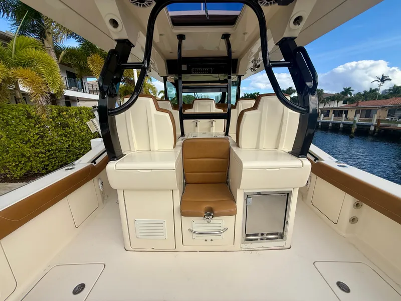 Slide: The Image of Scout 420 LXF 2021 - 5