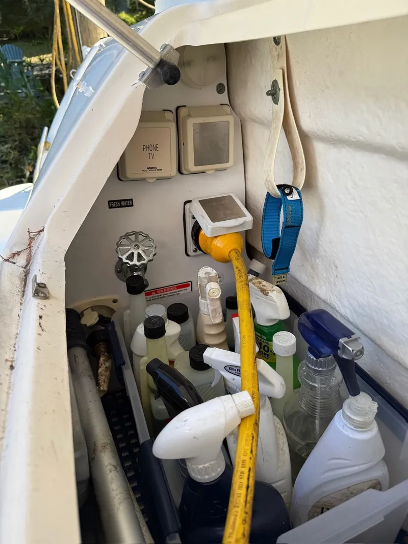 Slide: The Image of Sea Ray Sundancer 320 2003 - 16