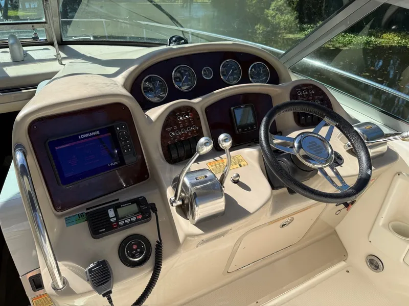 Slide: The Image of Sea Ray Sundancer 320 2003 - 6