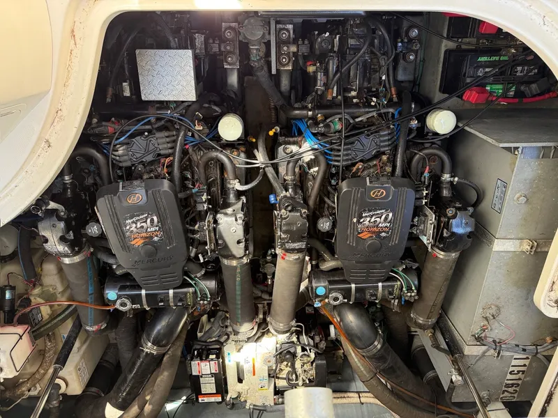 Slide: The Image of Sea Ray Sundancer 320 2003 - 7