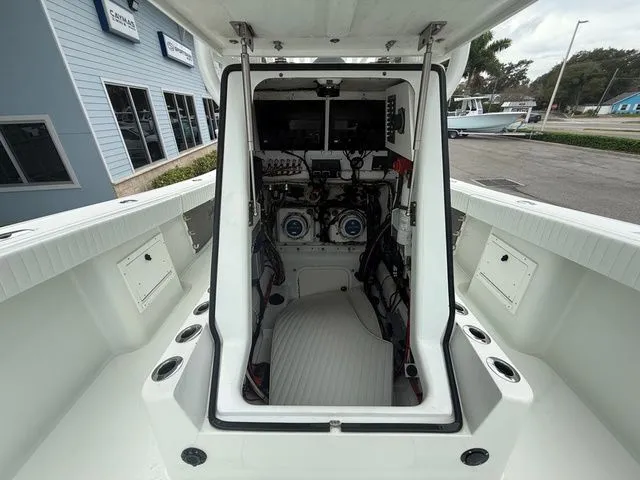 Slide: The Image of Yellowfin 34 Offshore 2007 - 9