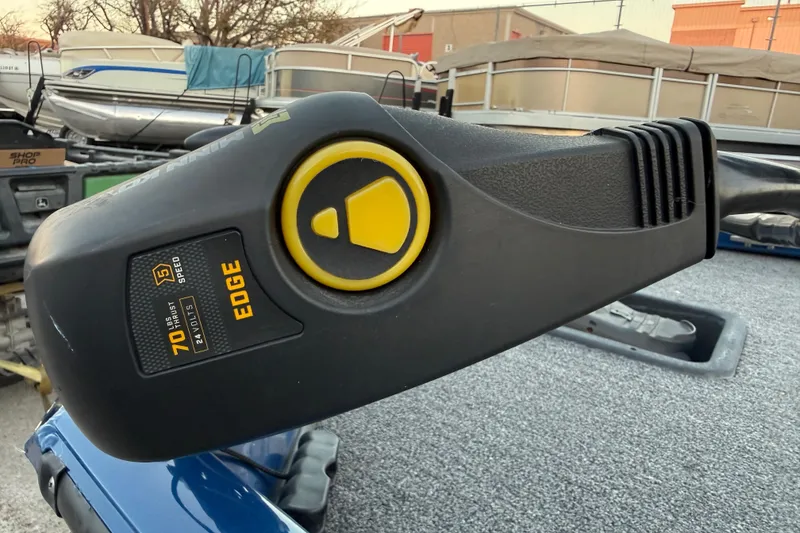 Slide: The Image of Triton 17 TX 2020 boat with Minn Kota Edge trolling motor, 70 lbs thrust, 5-speed. - 36