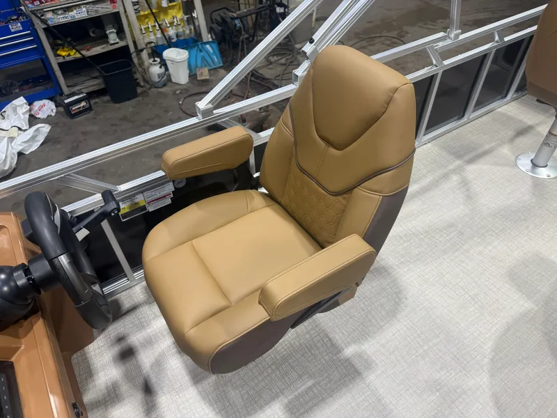 Slide: The Image of Tahoe Sport 2185 Rear Fish & Honda 4-Stroke EFI 2026 - 11