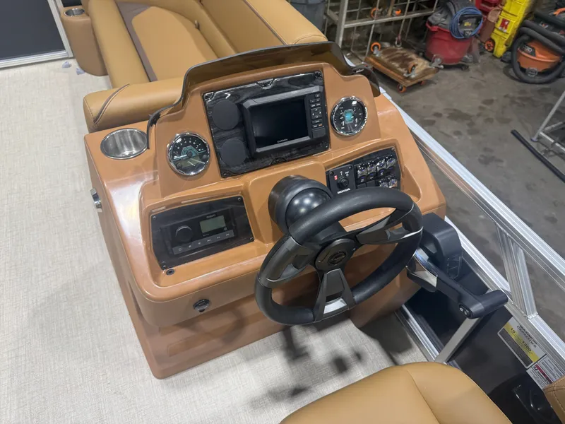 Slide: The Image of Tahoe Sport 2185 Rear Fish & Honda 4-Stroke EFI 2026 - 12