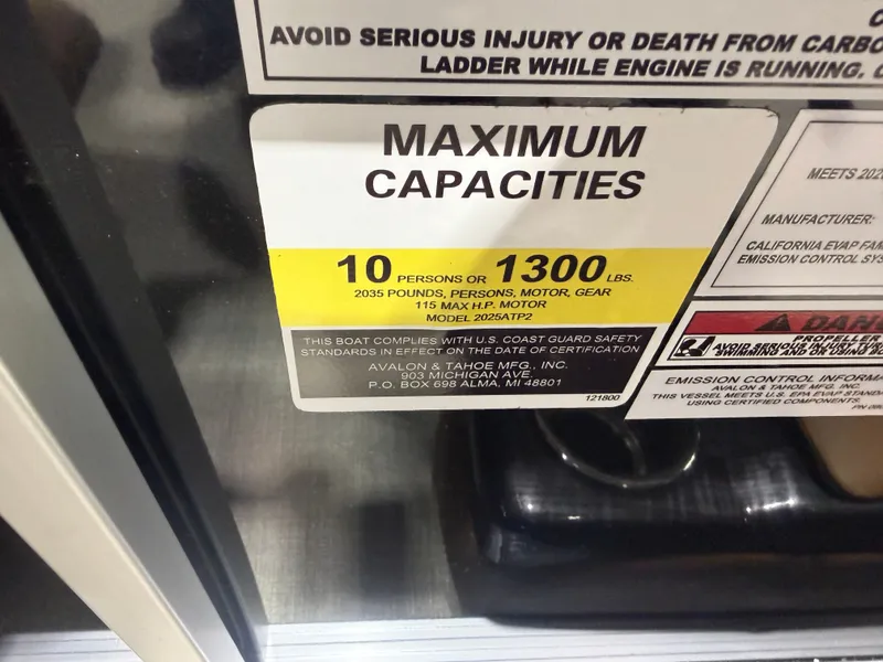 Slide: The Image of Tahoe Sport 2185 Rear Fish & Honda 4-Stroke EFI 2026 - 16