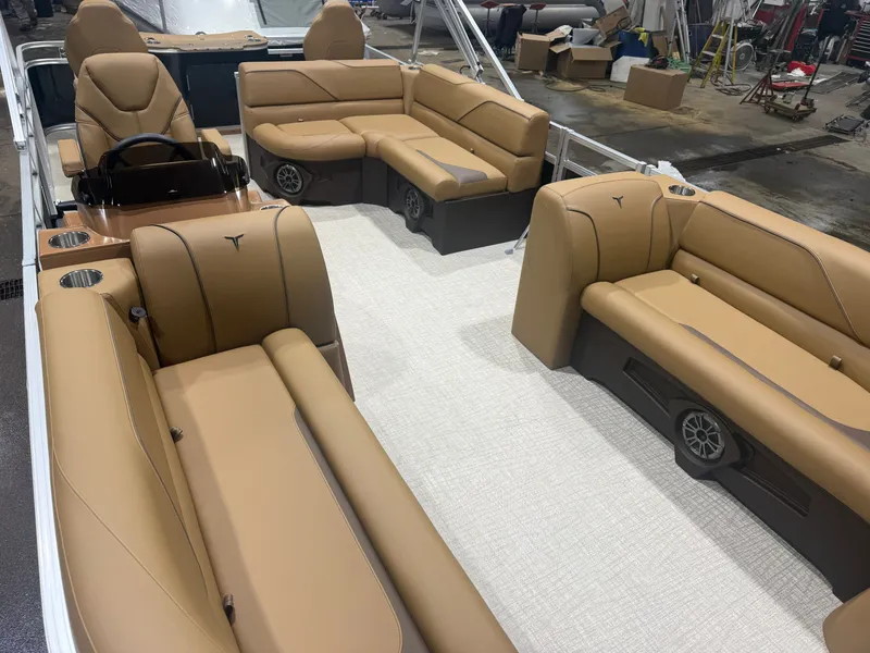 Slide: The Image of Tahoe Sport 2185 Rear Fish & Honda 4-Stroke EFI 2026 - 29