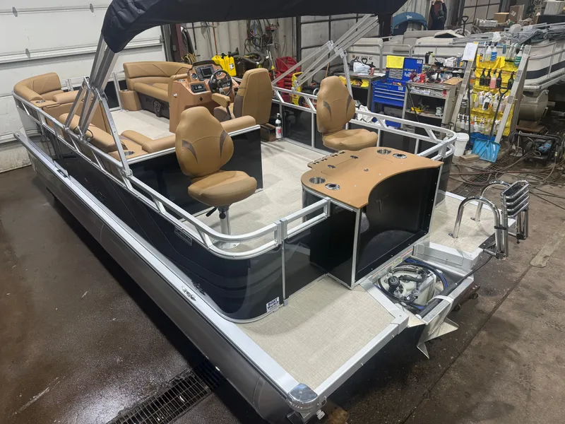 Slide: The Image of Tahoe Sport 2185 Rear Fish & Honda 4-Stroke EFI 2026 - 39