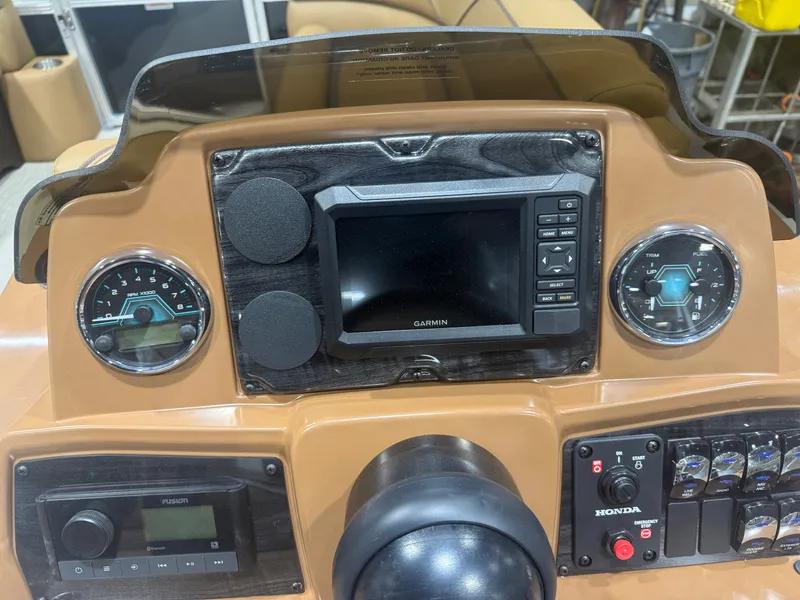 Slide: The Image of Tahoe Sport Rear Fish 2185 & 4-Stroke $32995 2026 - 14