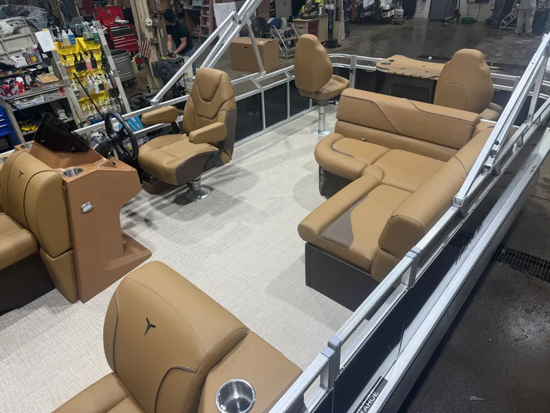 Slide: The Image of Tahoe Sport Rear Fish 2185 & 4-Stroke $32995 2026 - 3