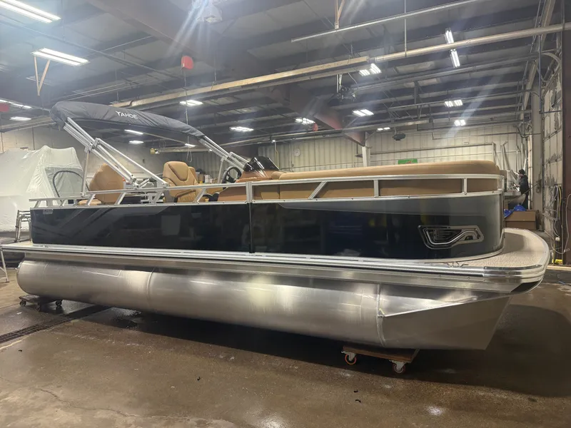 Slide: The Image of Tahoe Sport Rear Fish 2185 & 4-Stroke $32995 2026 - 38