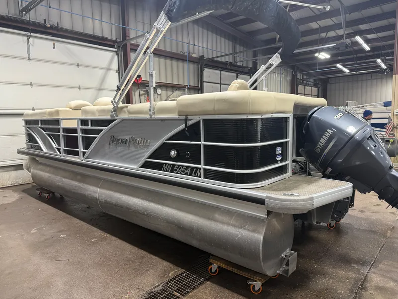 Slide: The Image of Godfrey 200 Cruise Pontoon & Yamaha 90HP 4-Stroke EFI 2016 - 37