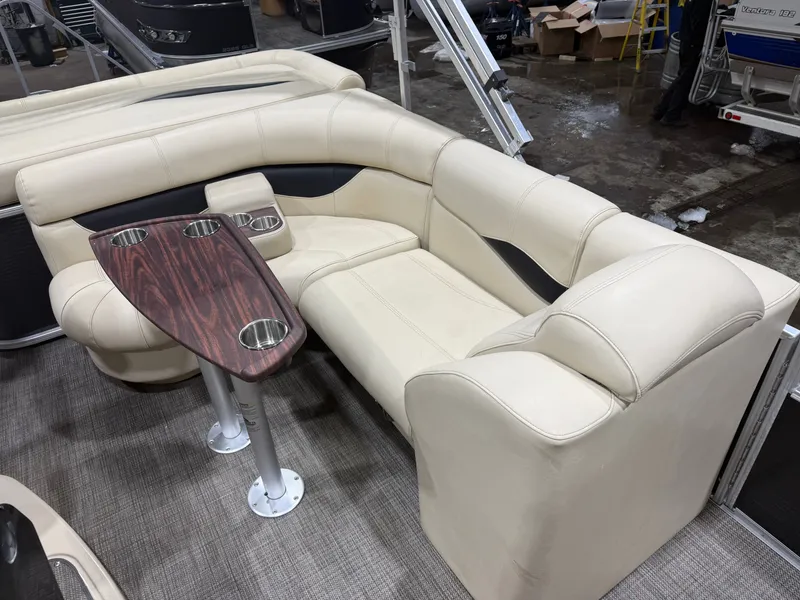 Slide: The Image of Godfrey 200 Cruise Pontoon & Yamaha 90HP 4-Stroke EFI 2016 - 8