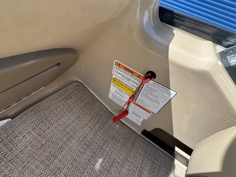 Slide: The Image of Regency 230 DL3 2020 - 12