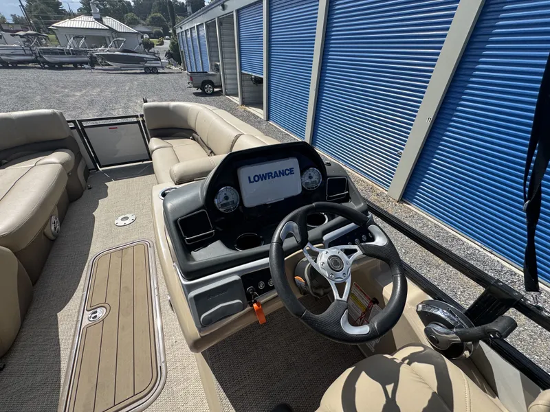 Slide: The Image of Regency 230 DL3 2020 - 14