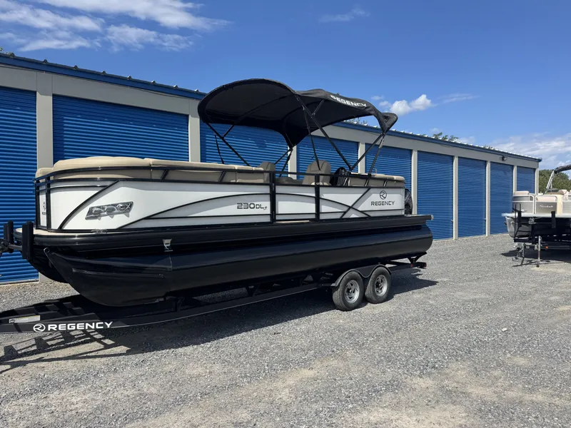 Slide: The Image of Regency 230 DL3 2020 - 17