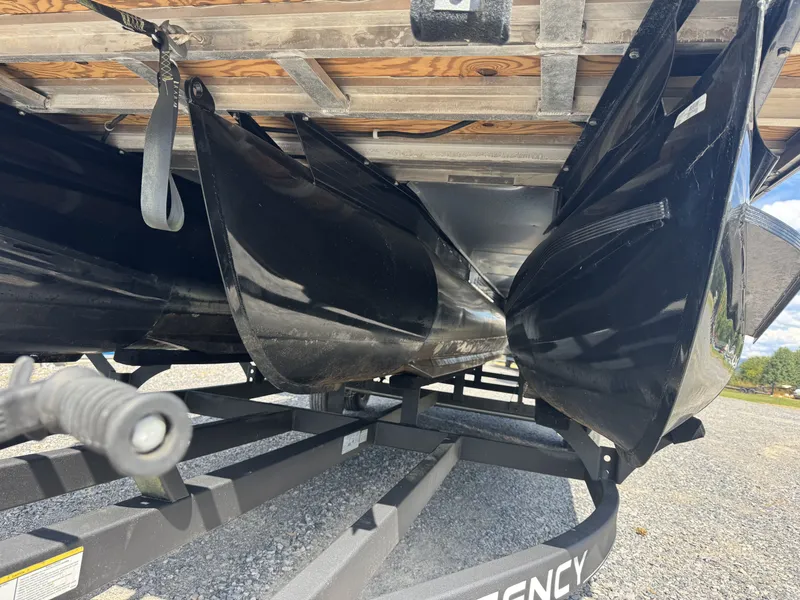 Slide: The Image of Regency 230 DL3 2020 - 19