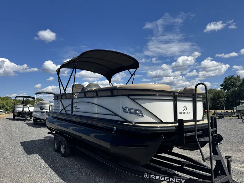 Slide: The Image of Regency 230 DL3 2020 - 23