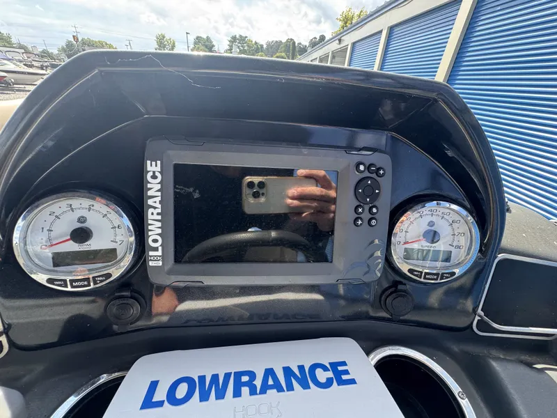 Slide: The Image of Regency 230 DL3 2020 - 30