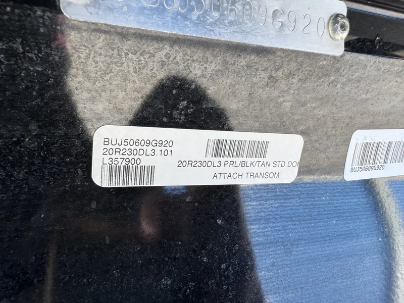 Slide: The Image of Regency 230 DL3 2020 - 35