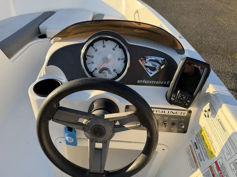 Slide: The Image of Bayliner Element E16 2016 - 5