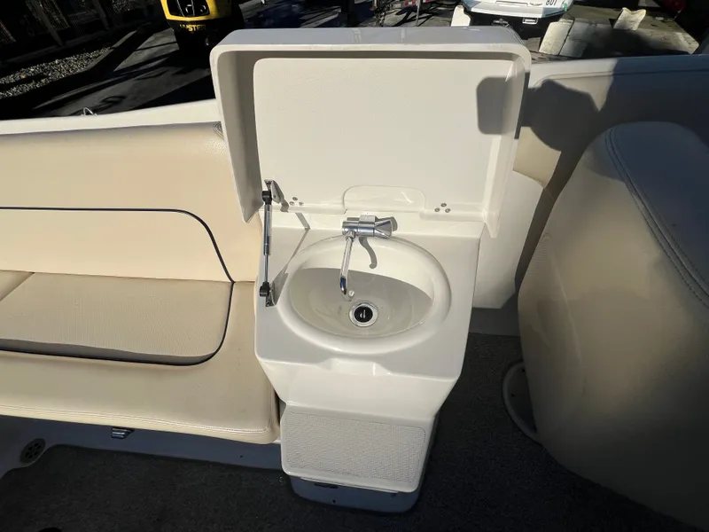 Slide: The Image of Chris-Craft Corsair 25 2005 - 15