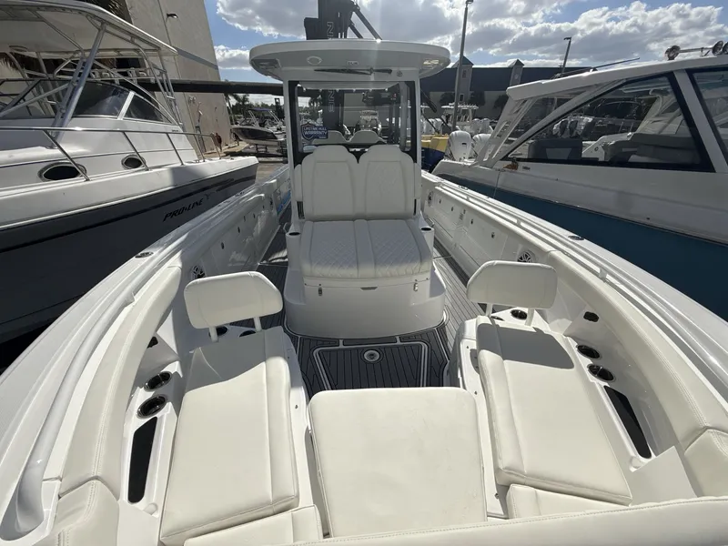 Slide: The Image of Everglades 315 Center Console 2026 - 10