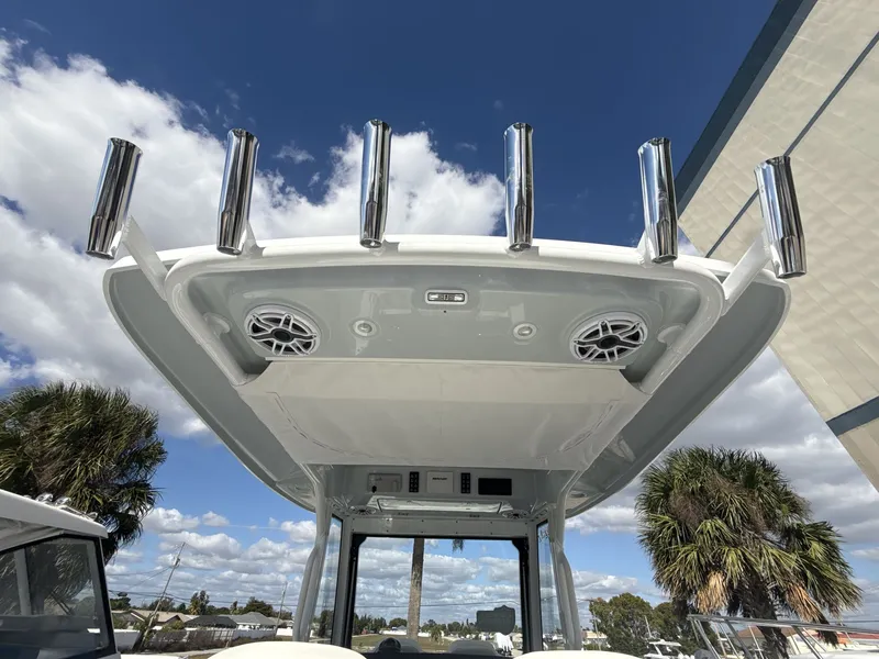 Slide: The Image of Everglades 315 Center Console 2026 - 13