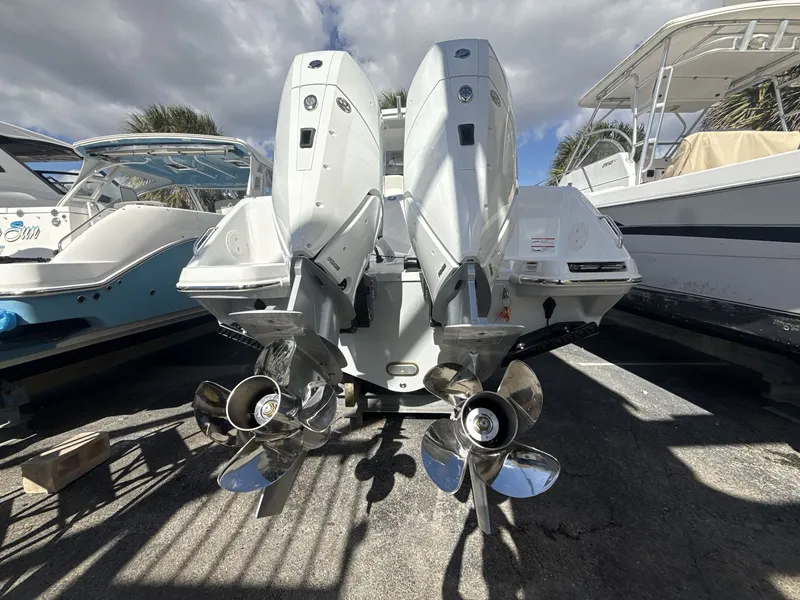 Slide: The Image of Everglades 315 Center Console 2026 - 18