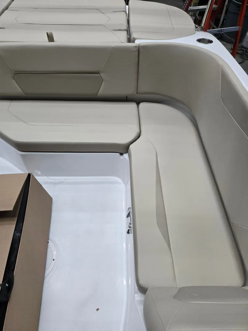 Slide: The Image of Hurricane SD187-IO 2026 - 21