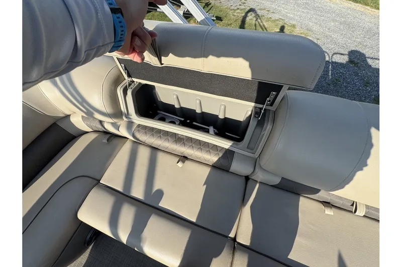 Slide: The Image of Sun Tracker Sportfish 24 XP3 2023 - 21