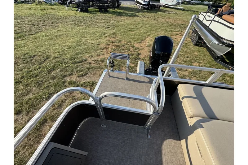 Slide: The Image of Sun Tracker Sportfish 24 XP3 2023 - 31
