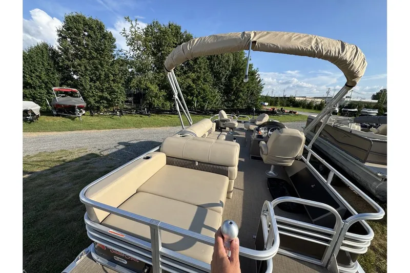 Slide: The Image of Sun Tracker Sportfish 24 XP3 2023 - 35