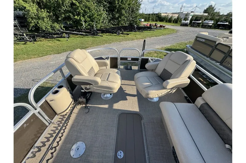 Slide: The Image of Sun Tracker Sportfish 24 XP3 2023 - 39