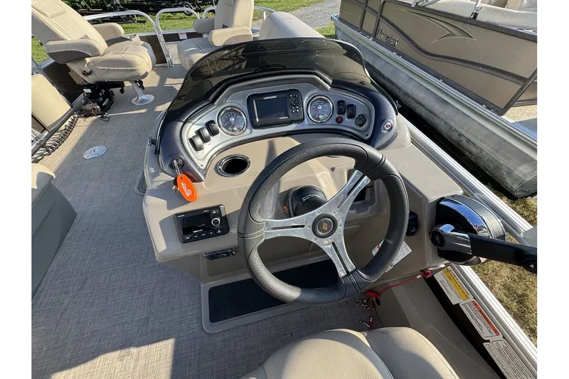 Slide: The Image of Sun Tracker Sportfish 24 XP3 2023 - 24