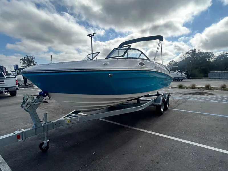 Slide: The Image of Bayliner VR6OB 2026 - 7