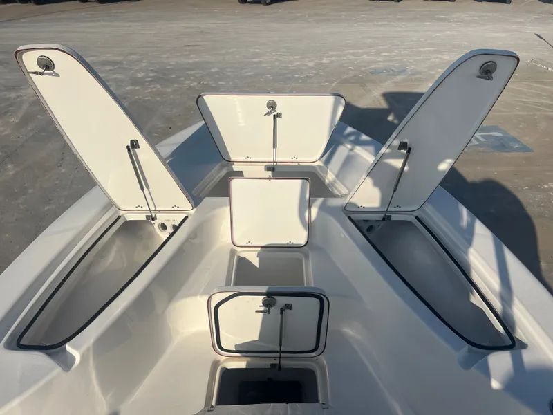 Slide: The Image of Sea Pro 230 2024 - 12