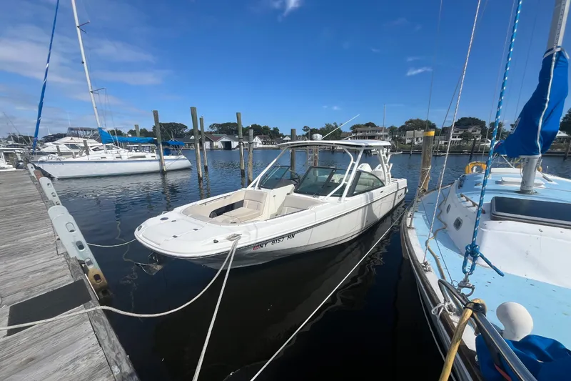 Slide: The Image of Boston Whaler 270 Vantage 2019 - 14