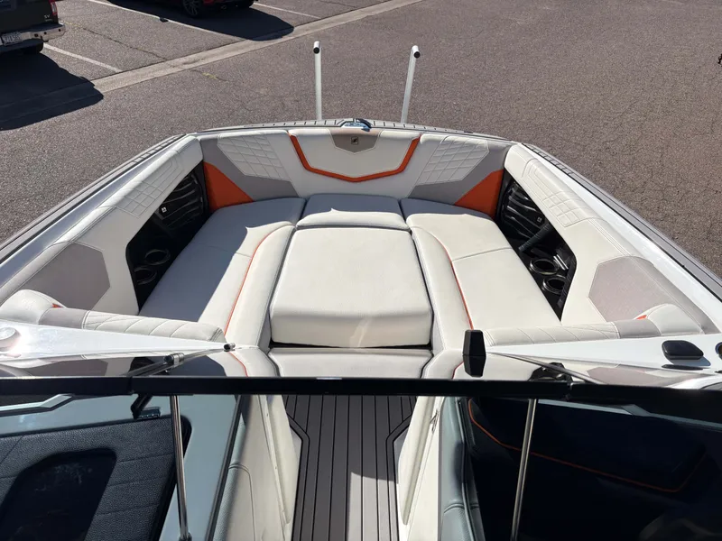 Slide: The Image of Nautique G25 2021 - 12