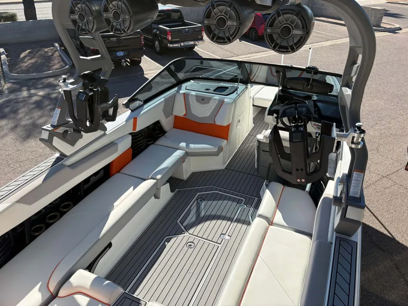 Slide: The Image of Nautique G25 2021 - 8