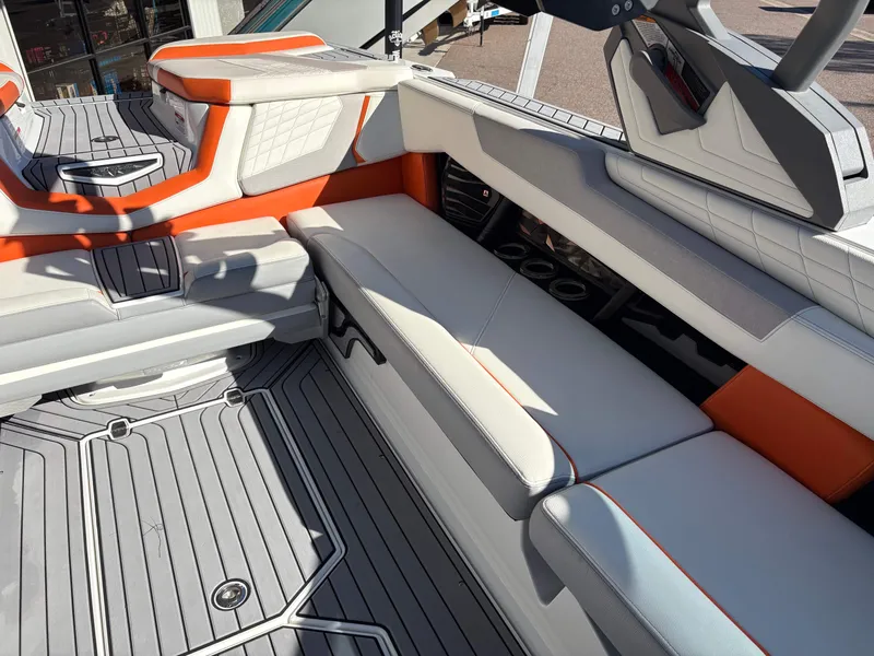 Slide: The Image of Nautique G25 2021 - 9