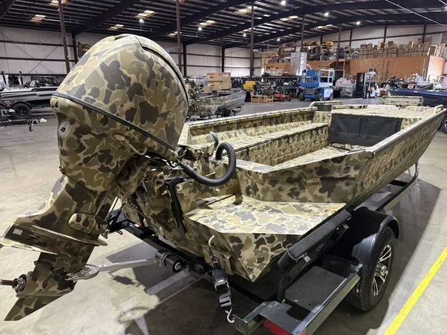 Slide: The Image of Excel 1751 Viper W/Yamaha 60 2026 - 4