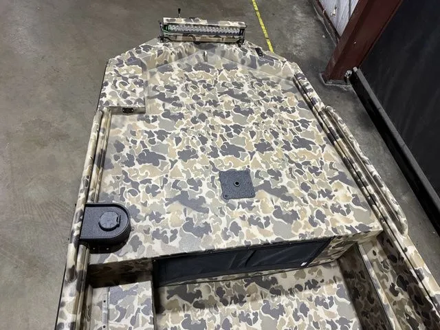 Slide: The Image of Excel 1751 Viper W/Yamaha 60 2026 - 7