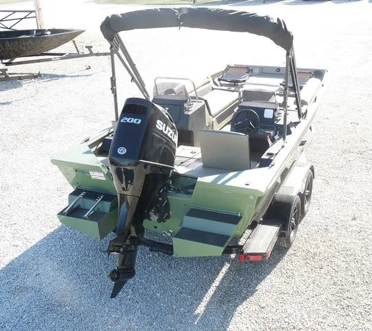 Slide: The Image of SeaArk Easy 200 2026 - 8