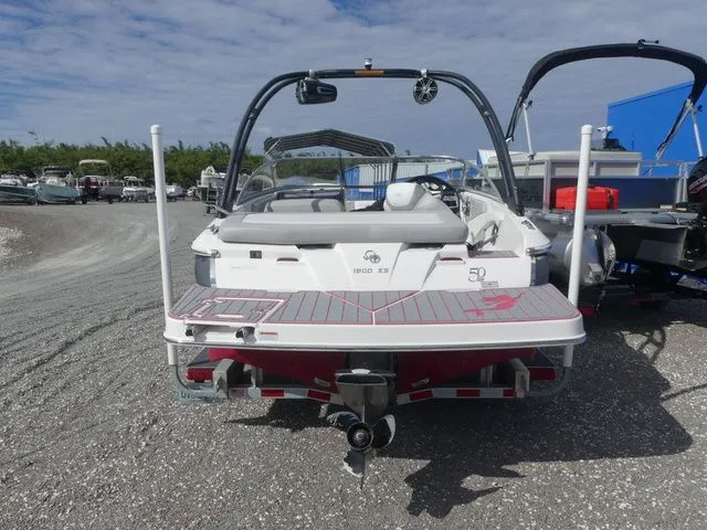 Slide: The Image of Regal 1900 ES Bowrider 2020 - 5